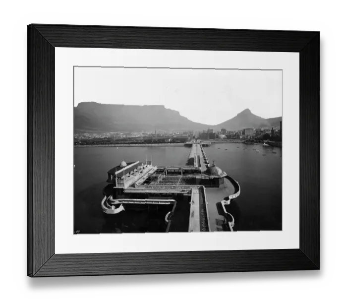 Framed Print : CAPETOWN SOUTH AFRICA Framed Print : CAPETOWN SOUTH AFRICA