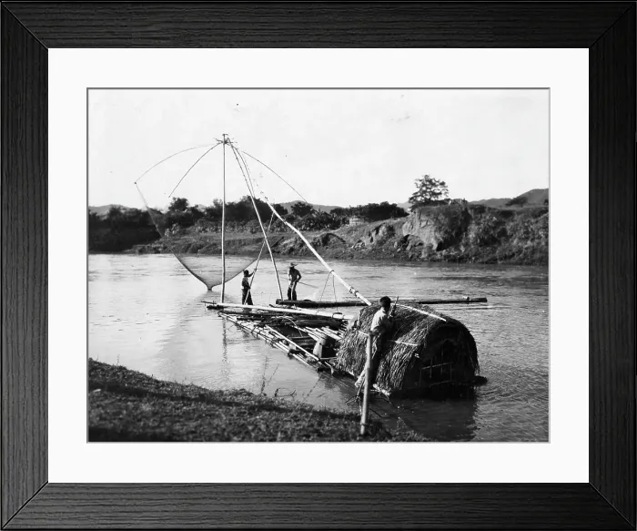 Framed Print : VIETNAMESE FISHERMEN Framed Print : VIETNAMESE FISHERMEN