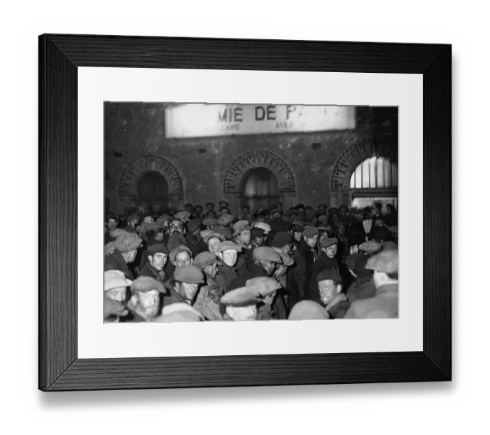 Framed Print : Parisian Eating House Framed Print : Parisian Eating House