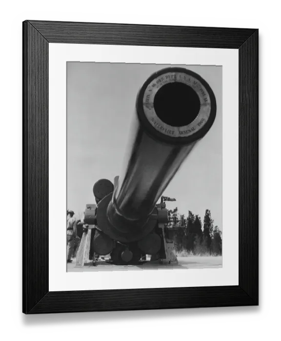 Framed Print : Howitzer. A 12 inch howitzer, circa 1940s. (Photo by Archive Photos / Getty Images)