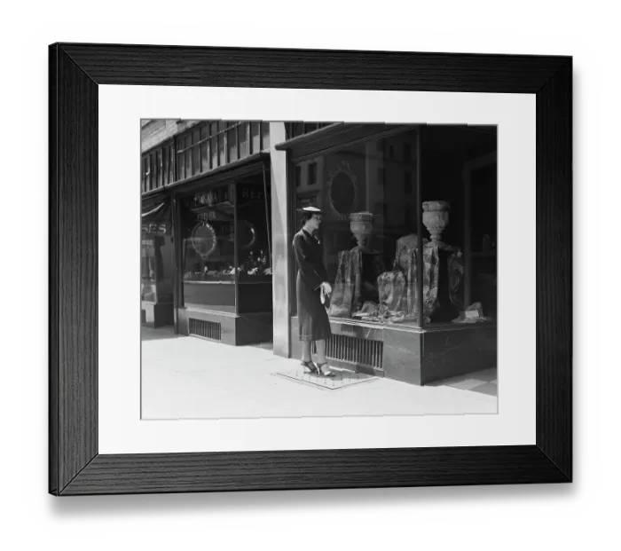 Framed Print : New York Shopper Framed Print : New York Shopper
