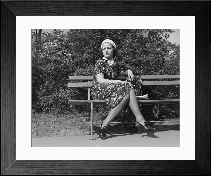 Framed Print : Sitting In The Park