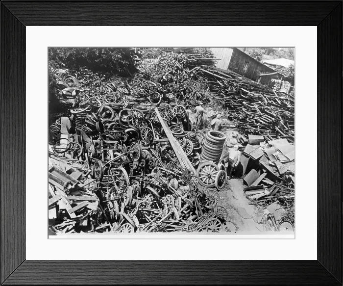 Framed Print : Auto Valhalla In Berlin, Germany Framed Print : Auto Valhalla In Berlin, Germany