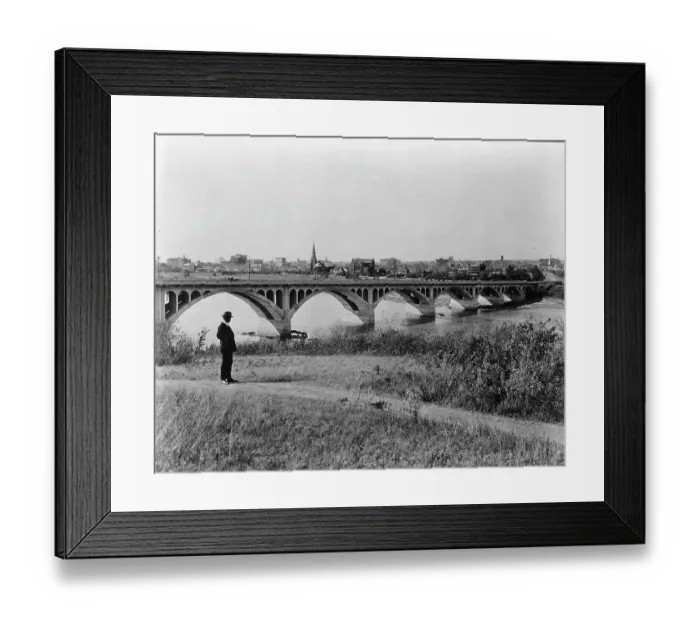 Framed Print : Broadway Bridge Crossing Into Saskatoon In Saskatchewan Framed Print : Broadway Bridge Crossing Into Saskatoon In Saskatchewan