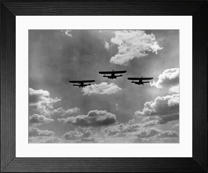 Framed Print : AIRMEN FLY FOR MOTHES CUP Framed Print : AIRMEN FLY FOR MOTHES CUP