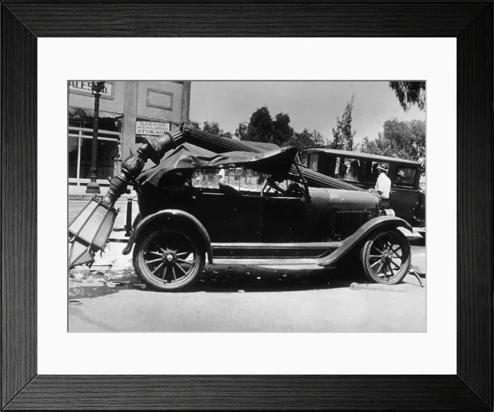 Framed Print : Streelight Disaster Framed Print : Streelight Disaster