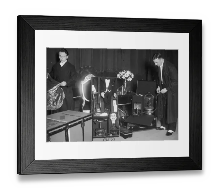 Framed Print : Dummy Set. circa 1925: Full-length image of two performers unloading props Framed Print : Dummy Set. circa 1925: Full-length image of two performers unloading props