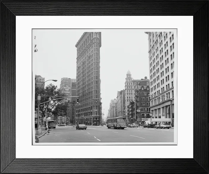Framed Print : Flatiron Building Framed Print : Flatiron Building