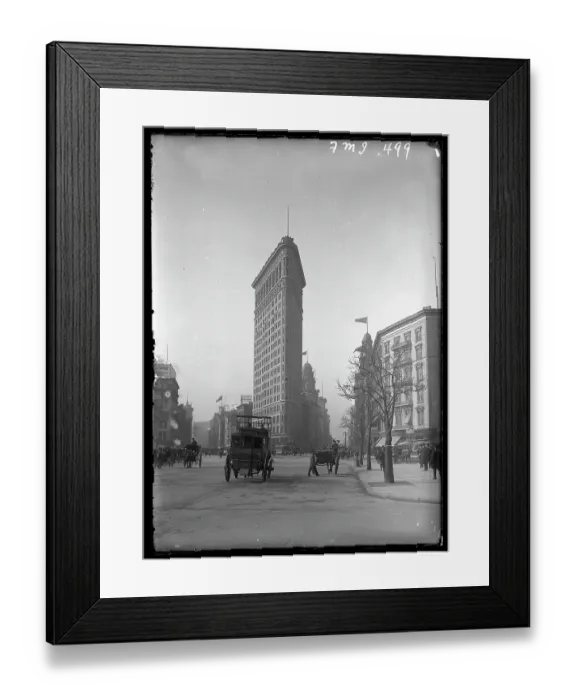 Framed Print : The Flatiron Building Framed Print : The Flatiron Building