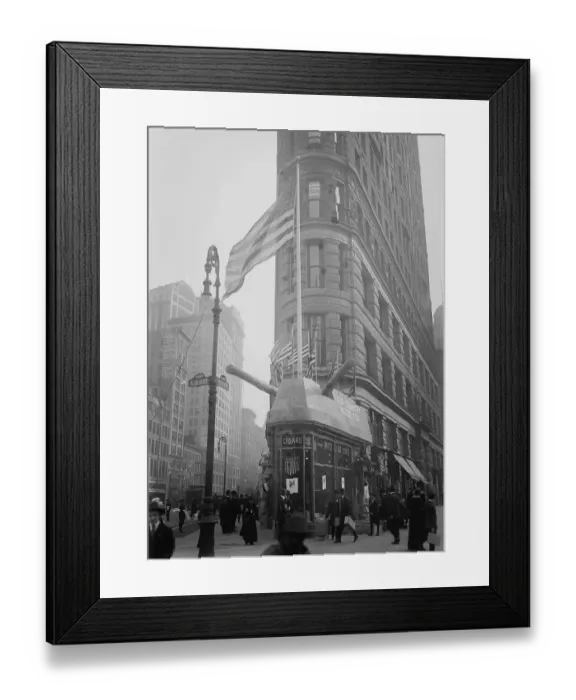Framed Print : Recruiting Station on First Floor of New York's Flat Iron Building Framed Print : Recruiting Station on First Floor of New York's Flat Iron Building