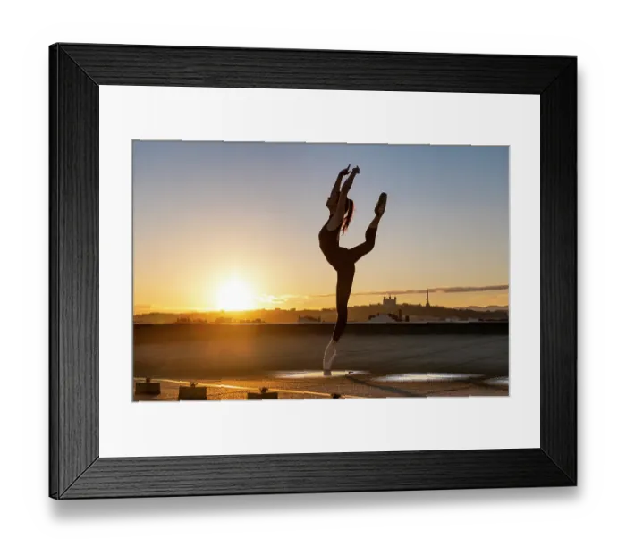 Framed Print : Female ballet dancer dancing on a rooftop at sunset in Lyon with pointes shoes and bodysuit Framed Print : Female ballet dancer dancing on a rooftop at sunset in Lyon with pointes shoes and bodysuit