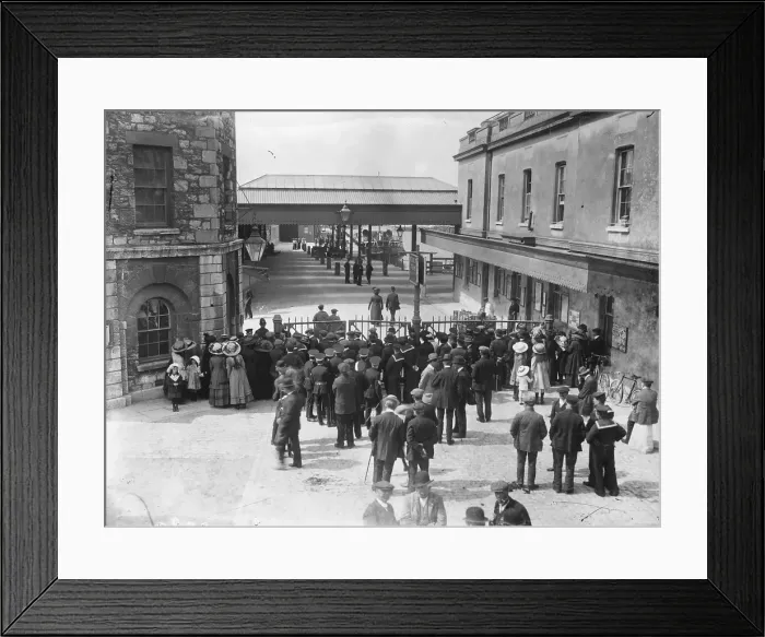 Framed Print : Titanic Wait Framed Print : Titanic Wait