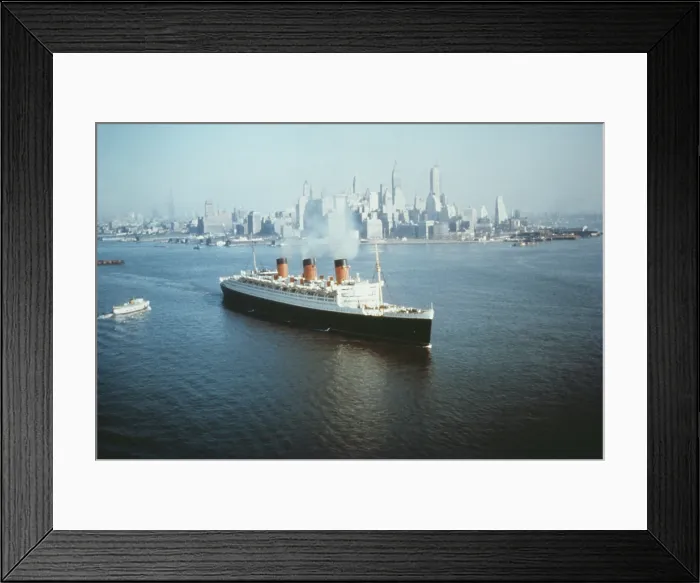 Framed Print : Queen Of New York Framed Print : Queen Of New York