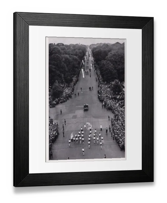 Framed Print : Collectible vintage German cigarette card, 1936 Berlin Olympics Framed Print : Collectible vintage German cigarette card, 1936 Berlin Olympics