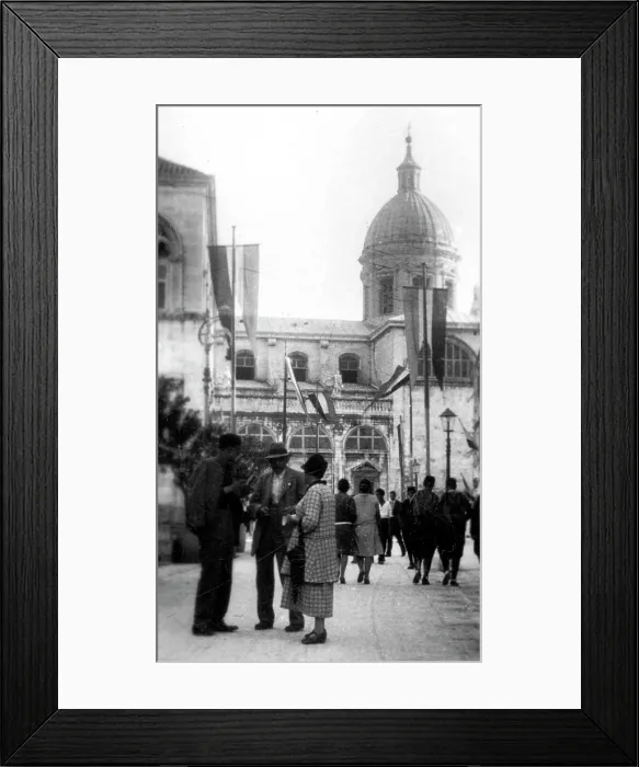 Framed Print : Collectible tobacco card, Gala Day, Dubrovnik, Former Yugoslavia, Army Club Cigarettes, 1928-29 Framed Print : Collectible tobacco card, Gala Day, Dubrovnik, Former Yugoslavia, Army Club Cigarettes, 1928-29