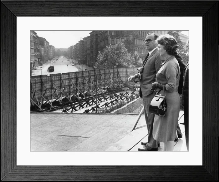 Framed Print : The Browns At The Berlin Wall Framed Print : The Browns At The Berlin Wall