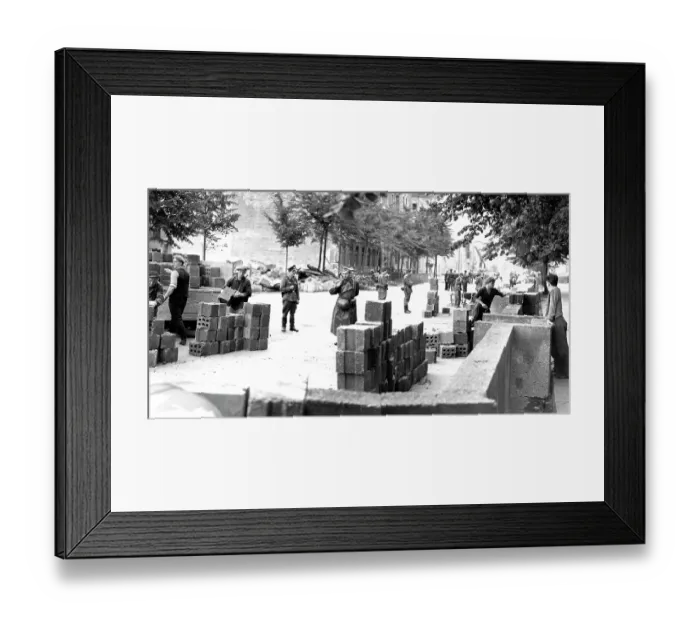 Framed Print : Building the Berlin Wall Framed Print : Building the Berlin Wall