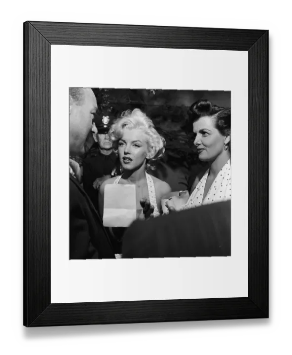 Framed Print : Marilyn Monroe And Jane Russell Framed Print : Marilyn Monroe And Jane Russell