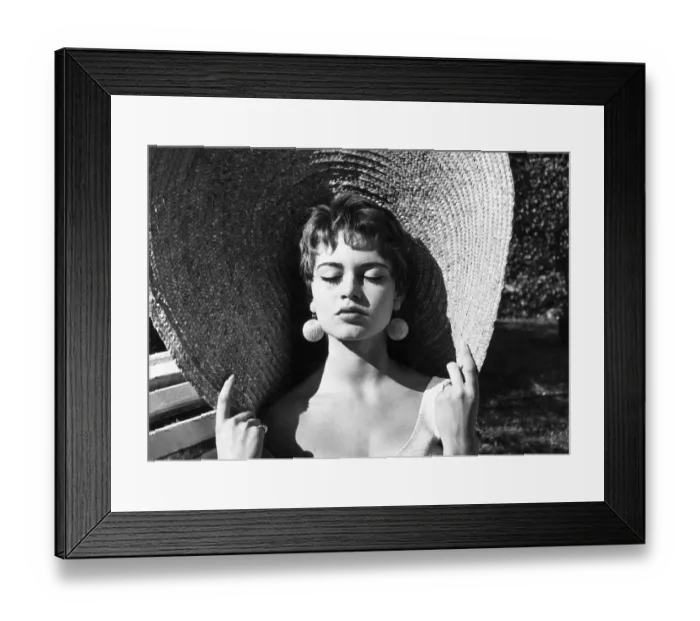 Framed Print : Brigitte Bardot Framed Print : Brigitte Bardot