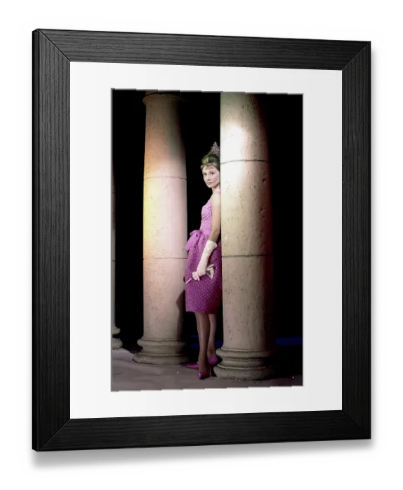 Framed Print : Audrey Hepburn Portrait Framed Print : Audrey Hepburn Portrait