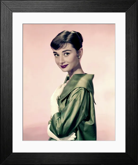 Framed Print : Audrey Hepburn Portrait Framed Print : Audrey Hepburn Portrait