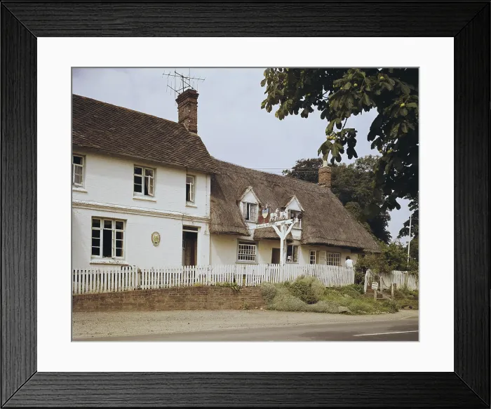 Framed Print : Chequers Inn, Pulborough Framed Print : Chequers Inn, Pulborough