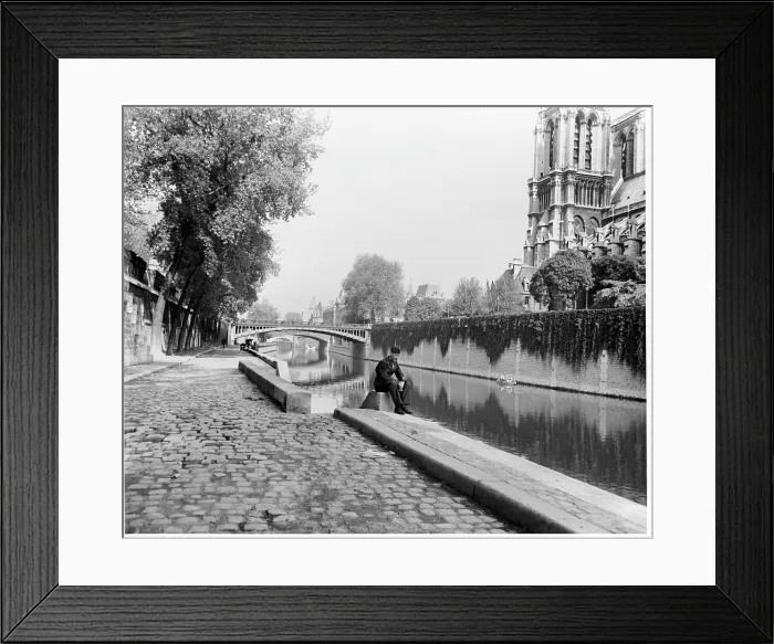 Framed Print : Near Notre Dame De Paris In France Framed Print : Near Notre Dame De Paris In France