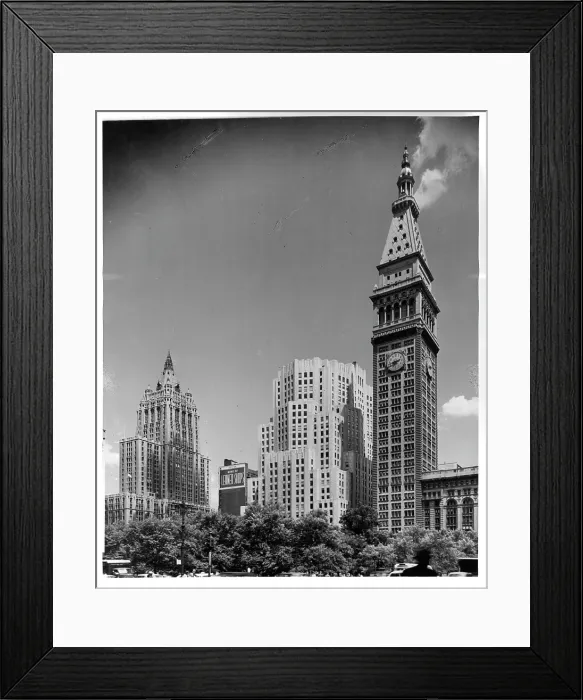 Framed Print : The Metropolitan Life Building In New York City, New York Framed Print : The Metropolitan Life Building In New York City, New York