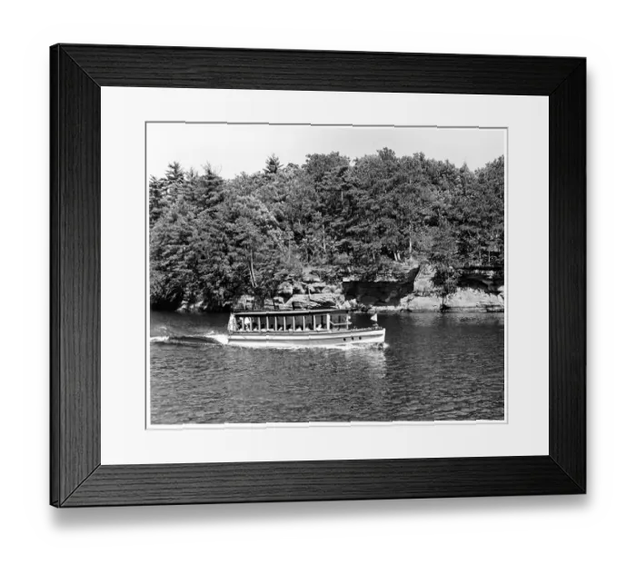 Framed Print : Boat In Wisconsin Dells, Wisconsin Framed Print : Boat In Wisconsin Dells, Wisconsin