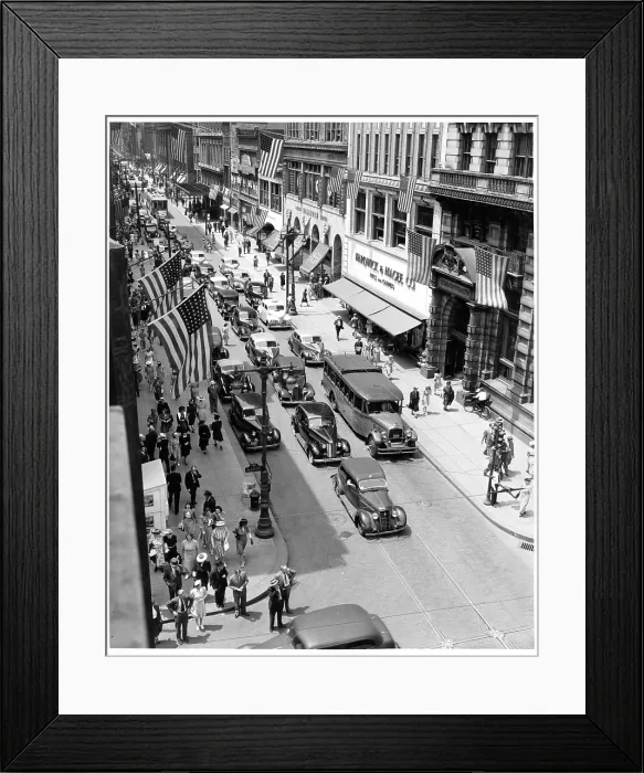 Framed Print : Chestnut Street And 12th In Philadelphia, Pennsylvania Framed Print : Chestnut Street And 12th In Philadelphia, Pennsylvania