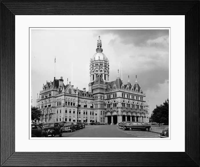 Framed Print : Capitol Dome In Hartford, Connecticut Framed Print : Capitol Dome In Hartford, Connecticut