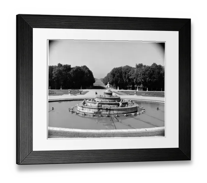 Framed Print : Fountain And Garden At Versailles Palace In Paris, France Framed Print : Fountain And Garden At Versailles Palace In Paris, France
