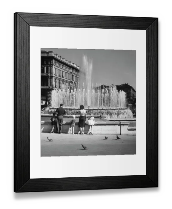 Framed Print : Fontana Di Piazza Castello Framed Print : Fontana Di Piazza Castello