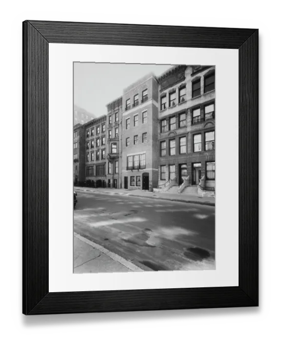 Framed Print : Manhattan Street Scene Framed Print : Manhattan Street Scene