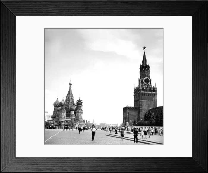 Framed Print : RED SQUARE Framed Print : RED SQUARE