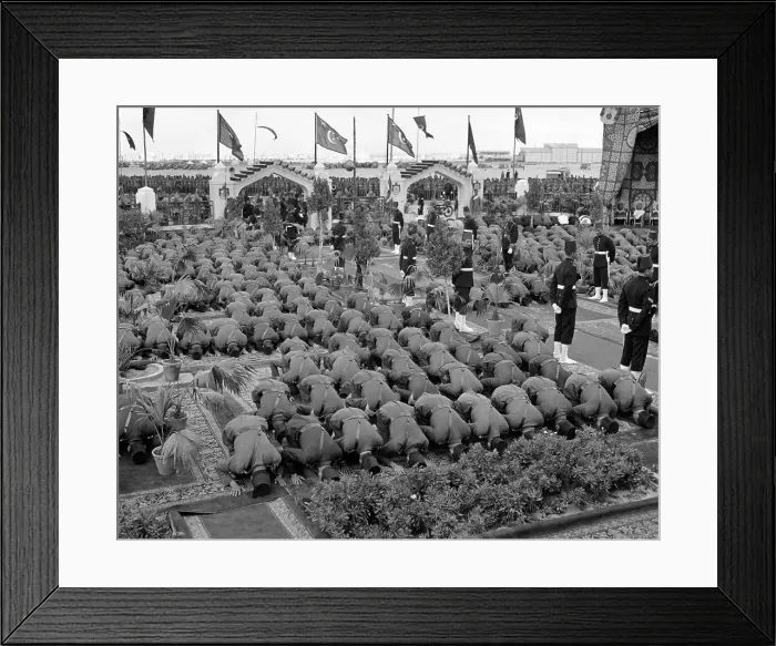 Framed Print : SOLDIERS AT MOSQUE Framed Print : SOLDIERS AT MOSQUE