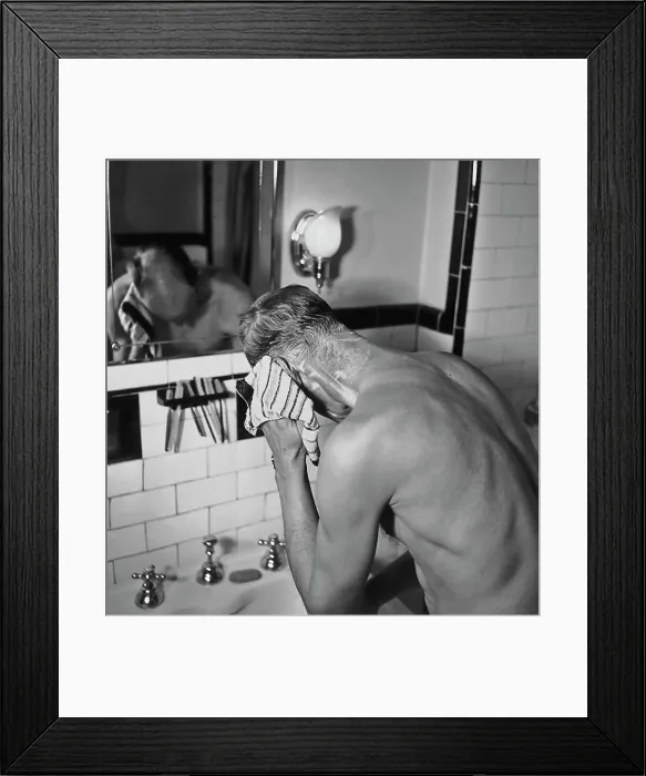 Framed Print : Stand Up Wash Framed Print : Stand Up Wash