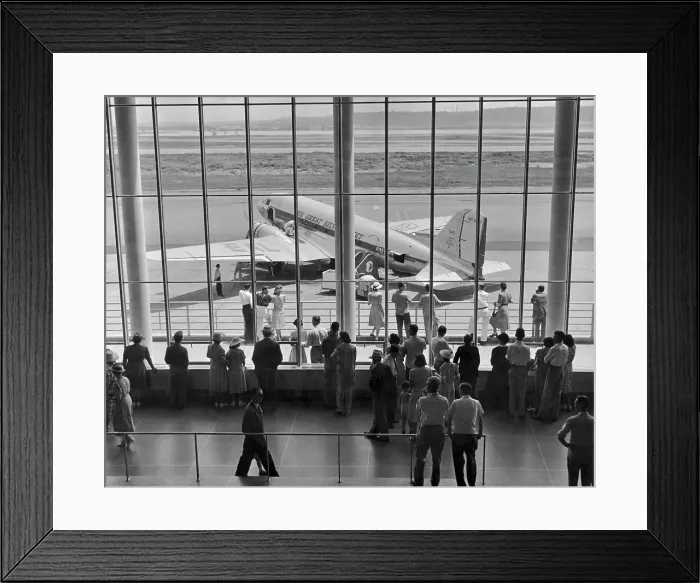 Framed Print : Silver DC-3