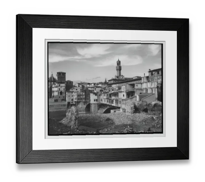 Framed Print : Florence. The Ponte Vecchio, a Medieval arch bridge over the Arno River