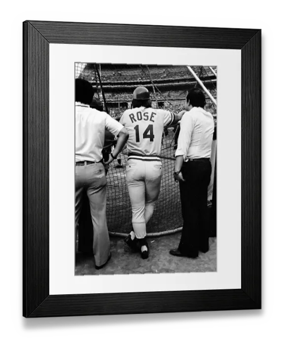 Framed Print : Pete Rose Warms Up At Shea Stadium Framed Print : Pete Rose Warms Up At Shea Stadium