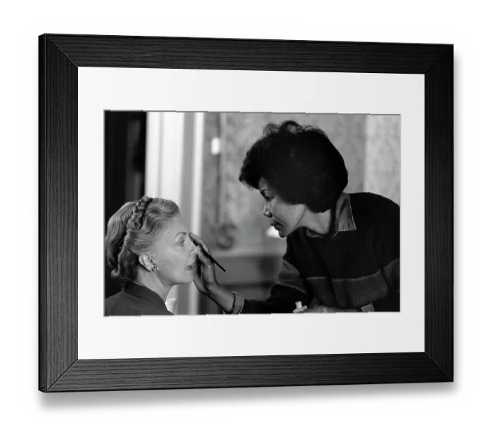 Framed Print : Joanne Woodward & Toy Russell-Vanlierop Film Mr & Mrs Bridge Framed Print : Joanne Woodward & Toy Russell-Vanlierop Film Mr & Mrs Bridge
