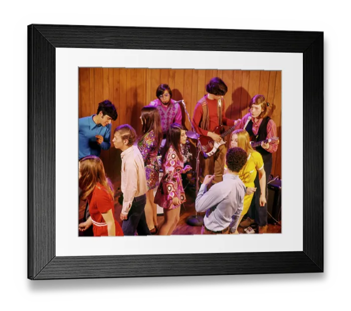 Framed Print : 1960s 1970s TEENAGE GIRLS Framed Print : 1960s 1970s TEENAGE GIRLS