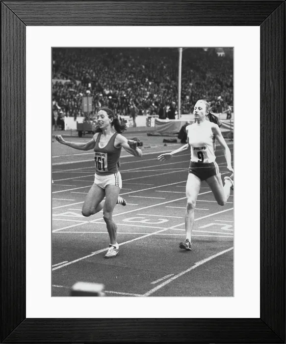 Framed Print : Women's 1500-Metre Race, Crystal Palace Framed Print : Women's 1500-Metre Race, Crystal Palace
