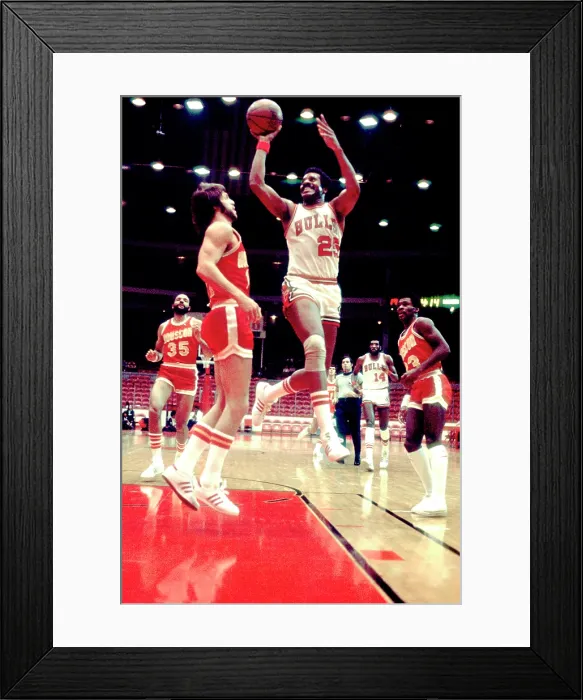 Framed Print : Chet Walker On The Court Framed Print : Chet Walker On The Court