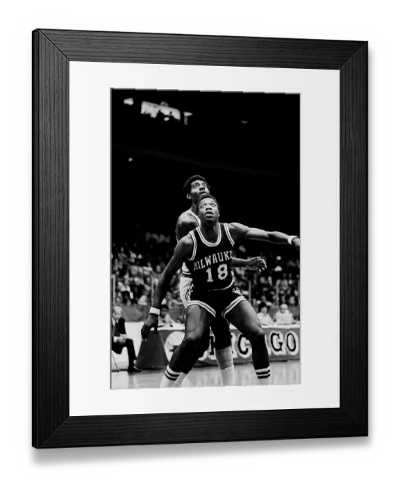 Framed Print : Curtis Perry of the Milwaukee Bucks in the 1972-1973 season at the Chicago Stadium in Chicago, Il Framed Print : Curtis Perry of the Milwaukee Bucks in the 1972-1973 season at the Chicago Stadium in Chicago, Il