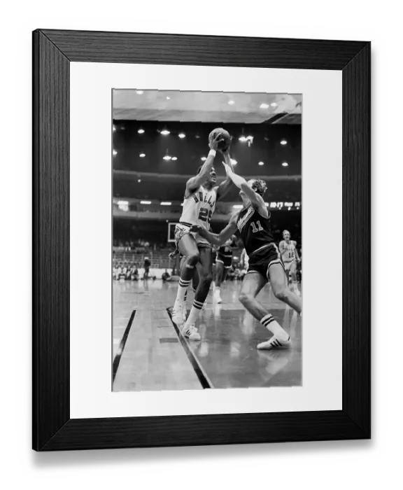 Framed Print : American basketball player Chet Walker playing for the Chicago Bulls at the Chicago Stadium, Chicago, Illinois Framed Print : American basketball player Chet Walker playing for the Chicago Bulls at the Chicago Stadium, Chicago, Illinois