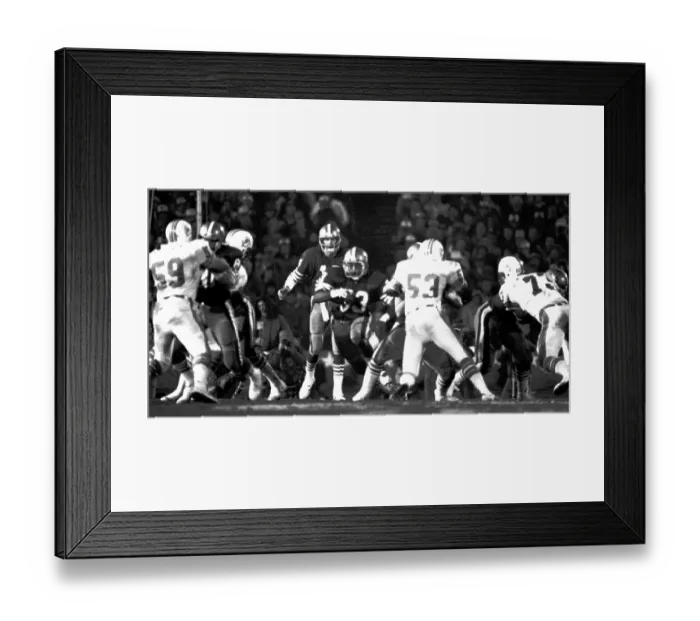 Framed Print : San Francisco QB Joe Montana At Super Bowl XIX Framed Print : San Francisco QB Joe Montana At Super Bowl XIX