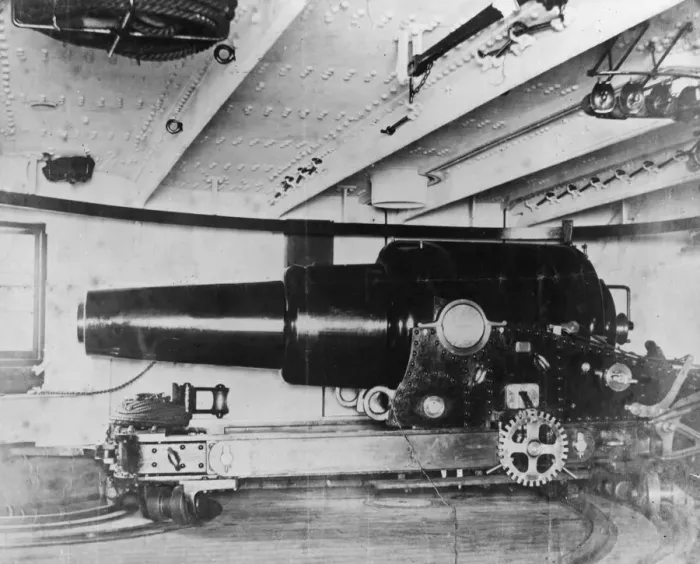Framed Print : 18 Ton Gun Framed Print : 18 Ton Gun