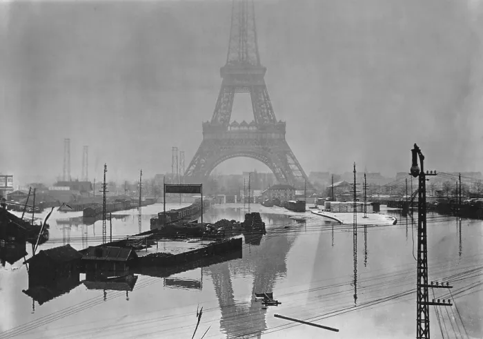 Framed Print : 1910 Great Flood Of Paris Framed Print : 1910 Great Flood Of Paris