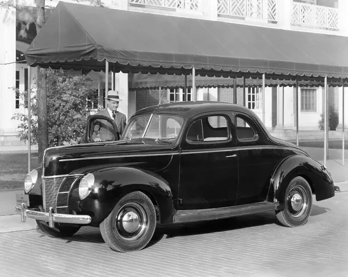 Framed Print : 1940 Ford Deluxe V 8 Coupe Framed Print : 1940 Ford Deluxe V 8 Coupe